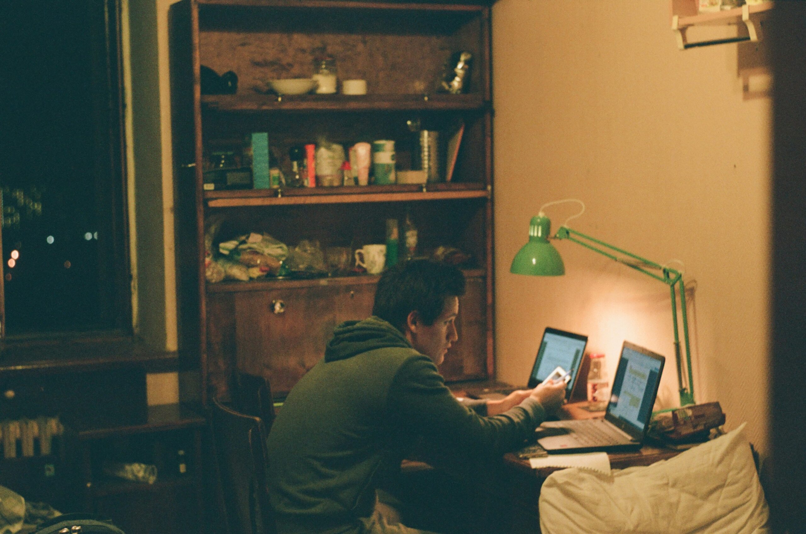 Sad teenager on laptop in dark room - The night before the exam
zenit 12sd | helios 44-m-4 | fujicolor400